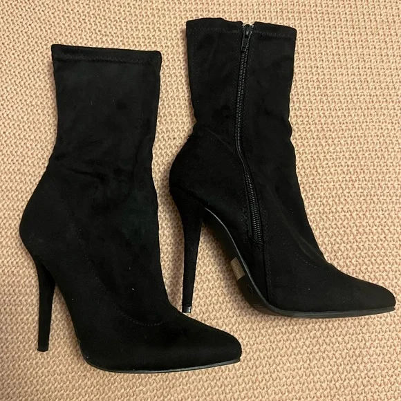 Ankle booties - Picture 1 of 2